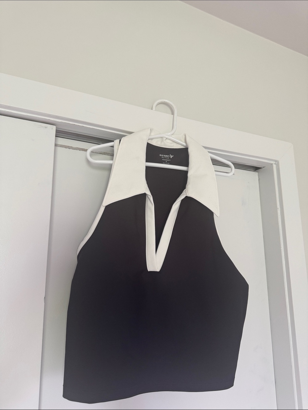 Old Navy Black Sleeveless Top with White Contrast Collar